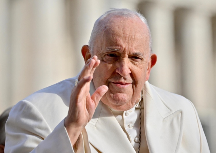 Papież Franciszek Papież: Istota ludzka stworzona jest dla dobra 