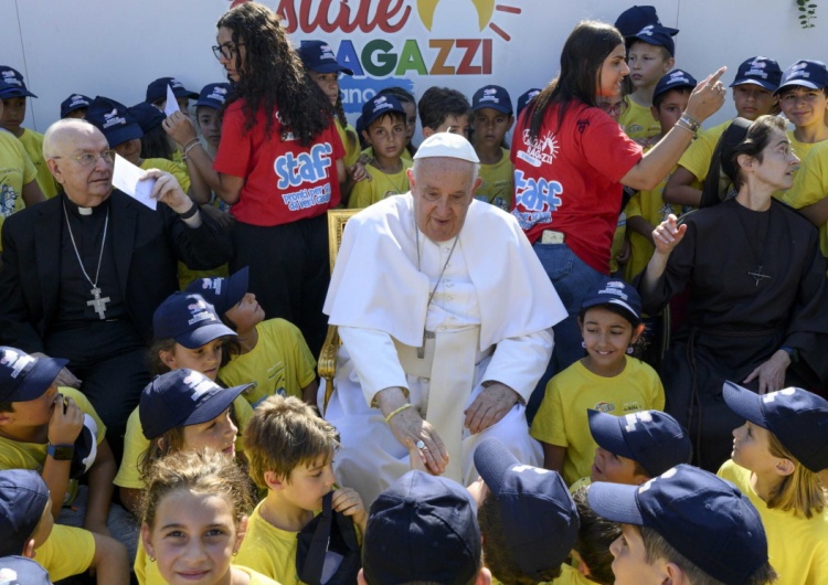 Papież Franciszek Jak podróżuje papież?