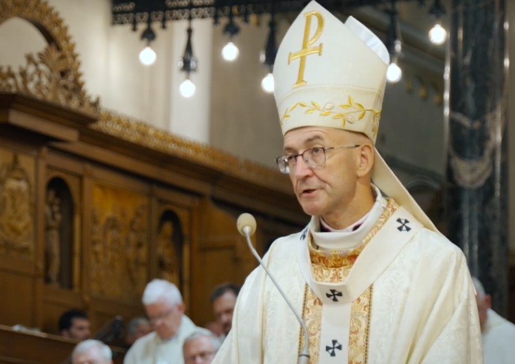 abp Adrian Galbas SAC Abp Galbas: Hipokryci tym się różnią od dinozaurów, że nie wyginęli