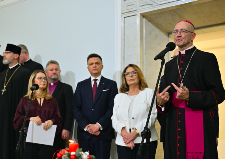 Szymon Hołownia, Małgorzata Kidawa-Błońska, abp Adrian Galbas, Katarzyna Karpa-Świderek  Abp Galbas w Sejmie: Kościół powinien z pasją angażować się w politykę