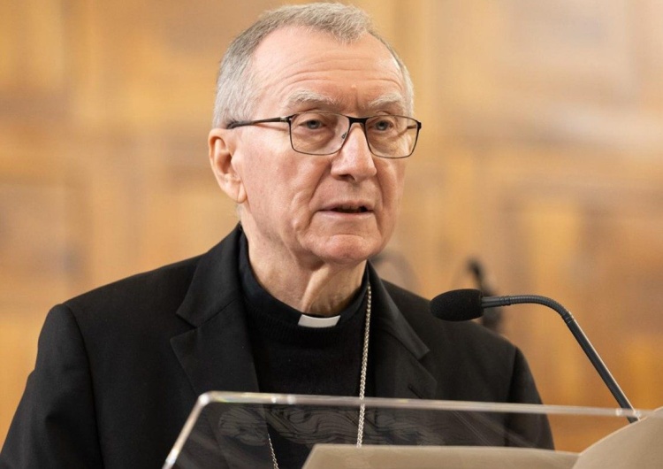 kard. Pietro Parolin Kard. Parolin: trzeba pilnie chronić dzieci przed zagrożeniami sztucznej inteligencji