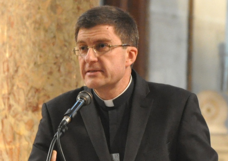 abp  Éric de Moulins-Beaufort Przewodniczący Konferencji Episkopatu Francji: W niedzielę nie będziemy wybierać zbawiciela Francji ani mesjasza