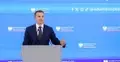 adam szłapka na konferencji prasowej