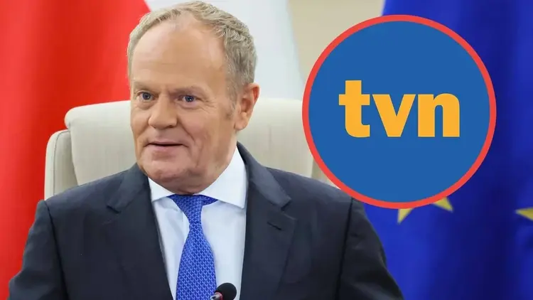 Donald Tusk i logo TVN