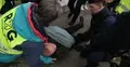 Adam Borowski zemdlał podczas protestu przed siedzibą Trybunału Konstytucyjnego w Warszawie