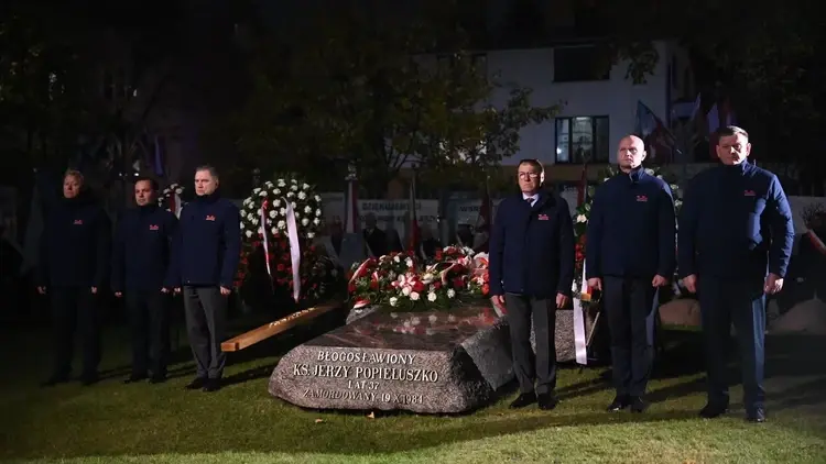 "Ksiądz Jerzy jest patronem naszej wolności". Solidarność czuwa przy grobie bł. ks. Jerzego w 42. rocznicę jego męczeńskiej śmierci