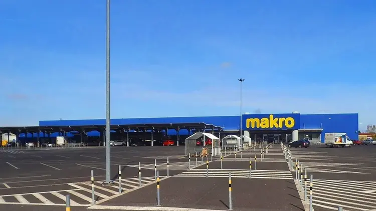 Sklep Makro Cash and Carry w Toruniu