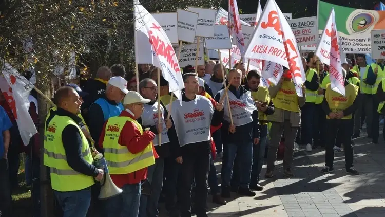 "Dość pustych obietnic!" Wielka pikieta przed siedzibą Azotów