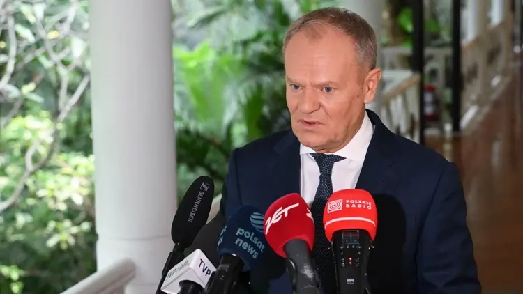 Premier Donald Tusk podczas konferencji prasowej