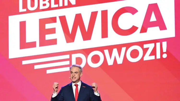 Wicepremier, minister cyfryzacji Krzysztof Gawkowski na konwencji partii