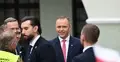 karol nawrocki obok funkcjonariusz SOP