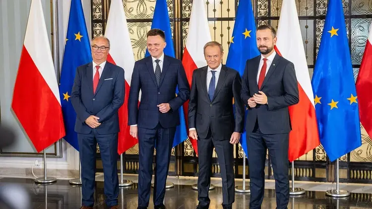 Liderzy ugrupowań tworzących rząd - Włodzimierz Czarzasty, Szymon Hołownia, Donald Tusk, Władysław Kosiniak-Kamysz