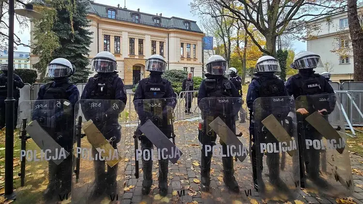 Policja pod Trybunałem Konstytucyjnym