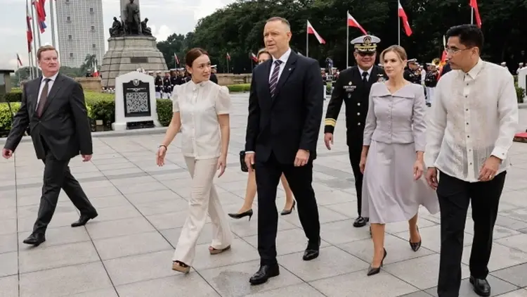 para prezydencka idzie z innymi w manili