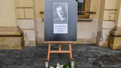 Portret zmarłej Wandy Półtawskiej