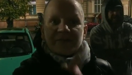 Protestująca przeciwko Kaczyńskiemu w Ełku