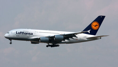 samolot Lufthansy Airbus A380