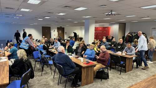 Przedstawiciele związków zawodowych oczekujący na pracodawcę w centrali Poczty Polskiej