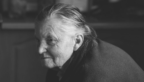 Starsza Pani. Ilustracja poglądowa