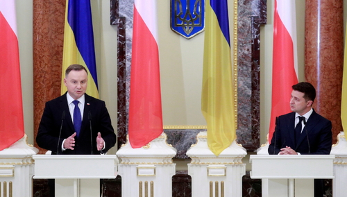 Deklaracja prezydentów Polski i Ukrainy: "Należy zapewnić możliwość poszukiwań i ekshumacji ofiar XX w."