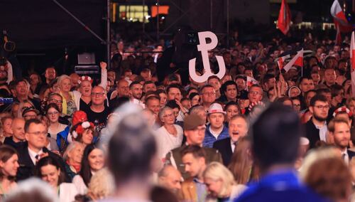 Wspólne śpiewanie piosenek powstańczych "Warszawiacy śpiewają (nie)zakazane piosenki"