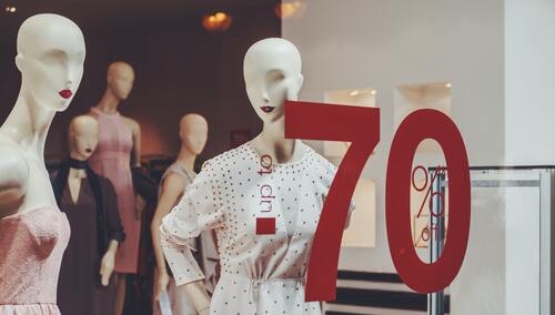 Chcesz kupić ubrania w najlepszych cenach? Skorzystaj z wyprzedaży