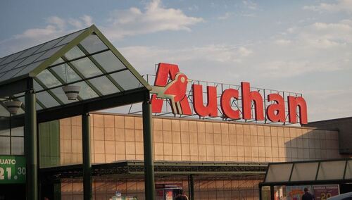 Kłopoty Auchan i Carrefour. Prezes UOKiK wszczyna postępowania