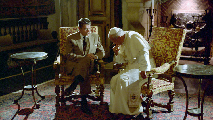 Od lewej: prezydent Ronald Reagan, papież Jan Paweł II