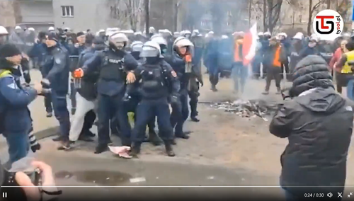 Policja podczas protestu rolników