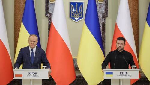 Premier RP Donald Tusk oraz prezydent Ukrainy Wołodymyr Zełenski podczas konferencji prasowej po spotkaniu w Pałacu Maryjskim w Kijowie