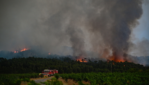 Strażacy wyruszyli na gaszenie pożaru lasu w Saint-Laurent-de-la-Cabrerisse