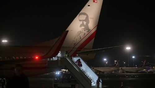 Przylot ewakuowanych