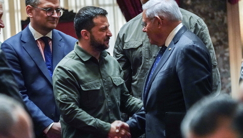 Wołodymyr Zełenski i demokratyczny senator USA Bob Mendez