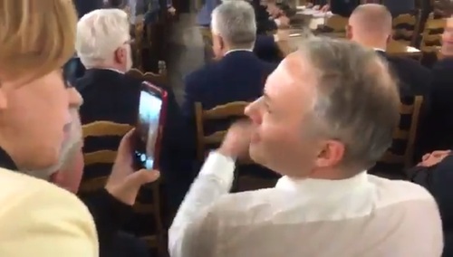[video] "Czy ty jesteś chora?!". Szarpanina i krzyki z udziałem nowej posłanki Hołowni