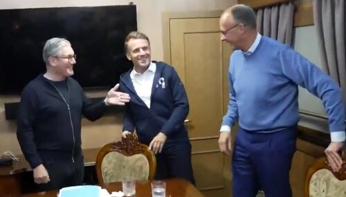 premier Wielkiej Brytanii Keir Starmer, Prezydent Francji Emmanuel Macron i kanclerz Niemiec Friedrich Merz 