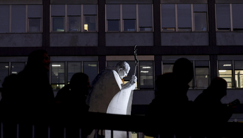 Módlitwa pod Kliniką Gemelli