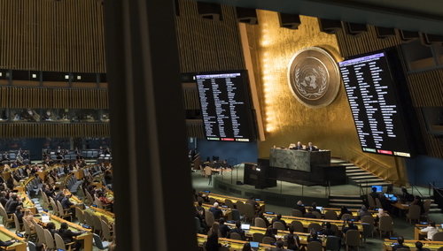 Podczas sesji nadzwyczajnej Zgromadzenie Ogólne ONZ przyjmuje rezolucję w sprawie działań Rosji na Ukrainie 