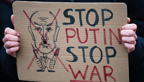 Berlin. Demonstracja przeciwko wojnie na Ukrainie