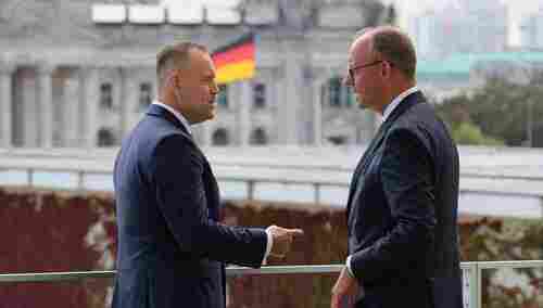 Prezydent Karol Nawrocki w rozmowie z kanclerzem Friedrichem Merzem 