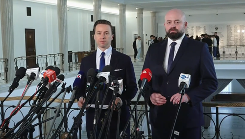 Posłowie Konfederacji Krzysztof Bosak i Bartłomiej Pejo