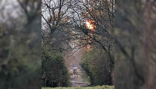 Akcja służb w miejscu rozszczelnienia gazociągu średniego ciśnienia na terenie ogrodów działkowych przy ul. Komandosów w Krakowie