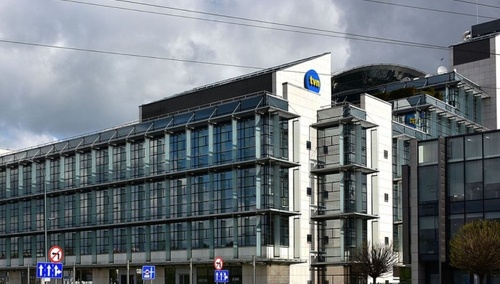 TVN wciąż się kurczy - zlikwidowano biuro korespondenta w Moskwie. Kuriozalne tłumaczenie firmy