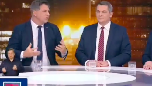 „Myślicie, że Polacy nie pamiętają tego całego dziadostwa?”. Takiej odpowiedzi poseł PO się nie spodziewał [WIDEO]