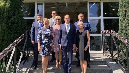 Ambasador Mark Brzeziński po spotkaniu z przedstawicielami "nadzwyczajnej kasty"