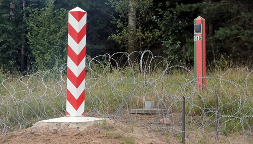 "10 przykazań dla kandydatów na zbawicieli uchodźców. Stoi za tym 15 lat pracy z uchodźcami a nie jakieś wydumane fiu bździu"