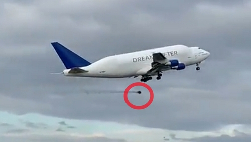 Awaria Boeinga 747 Dreamliftera. Nagranie obiegło internet [WIDEO]