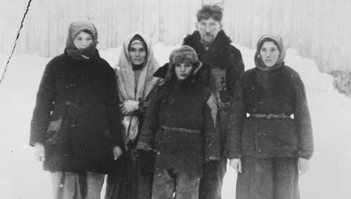 Polacy deportowani przez władze sowieckie po dotarciu do jednostek Armii Polskiej w ZSRS