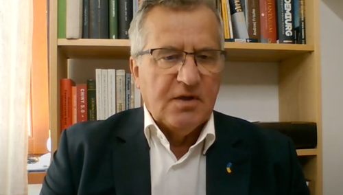 "Zamysł odejścia od tolerancji i szacunku". Komorowski uderza w Tuska