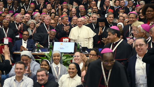 Papież Franciszek na podsumowaniu sesji Synodu Biskupów w Auli św. Pawła VI