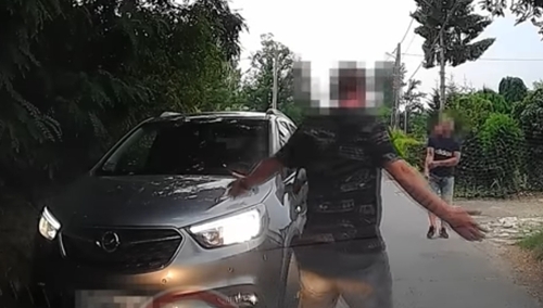 [WIDEO] "Cofasz, czy nie, bo będziemy stali do wieczora". Awantura na wąskiej jezdni